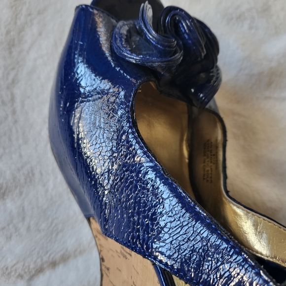 Steve Madden Crane wedge sandals blue faux leather women's size 8.5 - Picture 11 of 13